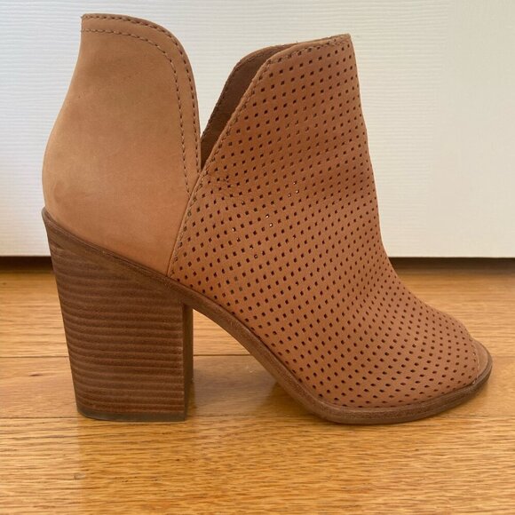 Steve Madden Tala Open Peep Toe Block Heel Booties Perforated Brown Leather Sz 7 - Picture 3 of 5